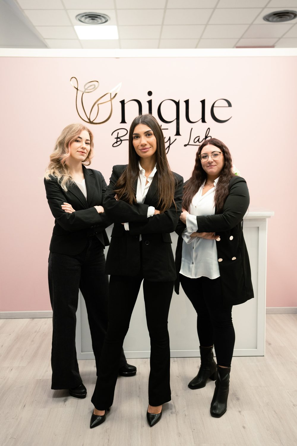Il team di Unique Beauty Lab: le tre professioniste del centro estetico di Torino